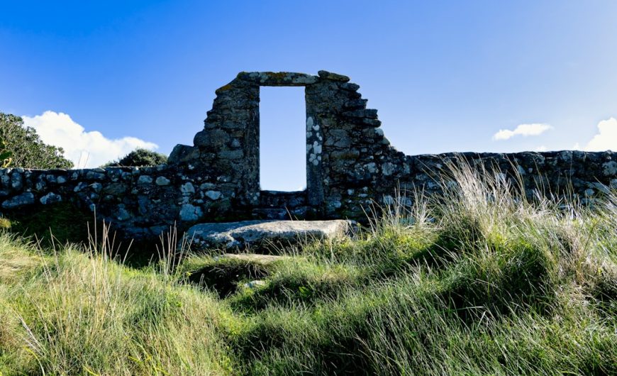 Luxury vs. Affordable Outdoor Escapes: Finding Your Perfect Retreat